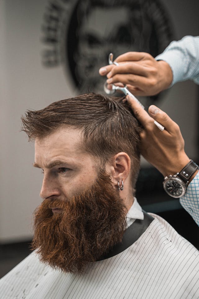 man getting beard trim